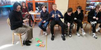 Uczniowie podczas debaty szkolnej