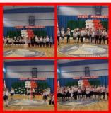 zdjęcie uczniów podczas obchodów Narodowego Święta Niepodległości