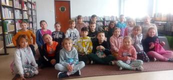 zdjęcie dzieci podczas obchodów dnia pluszowego misia