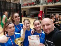 zdjęcie reprezentantek szkoły podczas mistrzostw