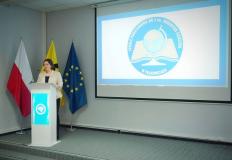 Nauczyciele na uroczystości wręczenia certyfikatów