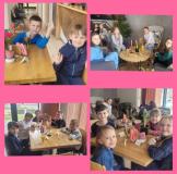 zdjęcie uczniów podczas obchodów Dnia Kobiet