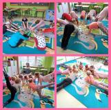 zdjęcie uczniów podczas obchodów Dnia Kobiet