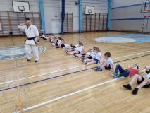 Uczniowie wraz z nauczycielem podczas lekcji otwartej