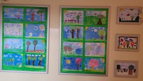 zdjęcie uczniów podczas obchodów pierwszego dnia wiosny