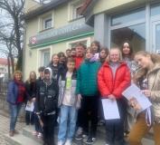 Uczniowie podczas realizacji projektu.