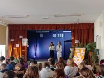 Uczniowie podczas realizacji projektu.