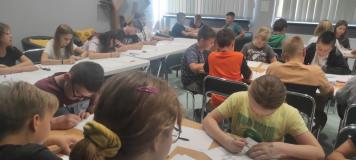 Uczniowie podczas warsztatów