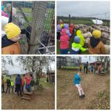 zdjęcie uczniów podczas wycieczki do osady danieli w Zamienicach