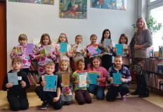 zdjęcie uczestników konkursu "Biblioteka moich marzeń"
