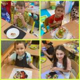 zdjęcie uczniów podczas akcji "Śniadanie daje moc"