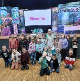 zdjęcie uczniów podczas wizyty w teatrze