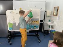 Uczniowie podczas realizacji projektu "Mam energię"