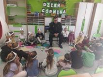 zdjęcie uczniów podczas odwiedzin górników