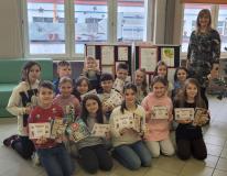 zdjęcie uczestników szkolnego konkursu literackiego