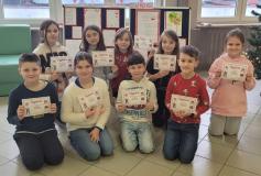 zdjęcie uczestników szkolnego konkursu literackiego