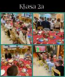 zdjęcie uczniów podczas wigilii klasowej