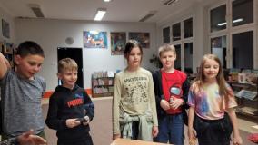 zdjęcie uczniów podczas "Nocy w szkole"