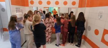 zdjęcie uczniów podczas "Nocy w szkole"