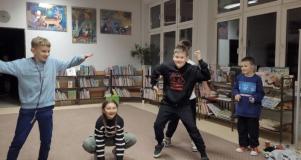 zdjęcie uczniów podczas "Nocy w szkole"