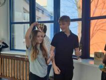 Wybory najmilszej dziewczyny w szkole.