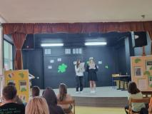 Uczniowie podczas realizacji projektu.