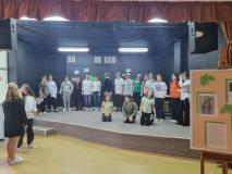 Uczniowie podczas realizacji projektu.