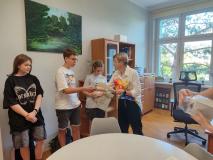 Wręczanie nagród uczniom