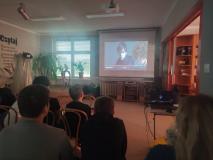 zdjęcia uczniów podczas akcji "Moc bibliotek"