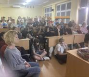 Uczniowie podczas realizacji projektu.