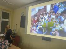 Uczniowie podczas realizacji projektu.