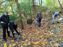 zdjęcie uczniów podczas warsztatów geologicznych