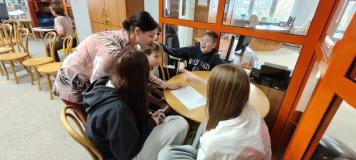 Uczniowie podczas debaty