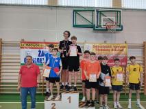 zdjęcie uczestników zawodów w tenisie stołowym