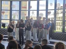 zdjęcie uczniów biorących udział w projekcie