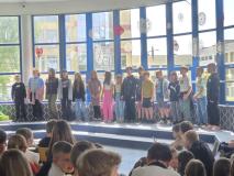 zdjęcie uczniów biorących udział w projekcie