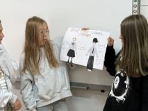 Uczniowie podczas realizacji projektu.