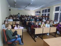 Uczniowie podczas prezenacji